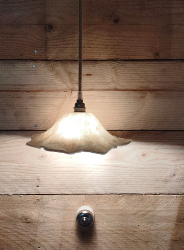 Lampe baladeuse en laine feutrée - Joséphine
