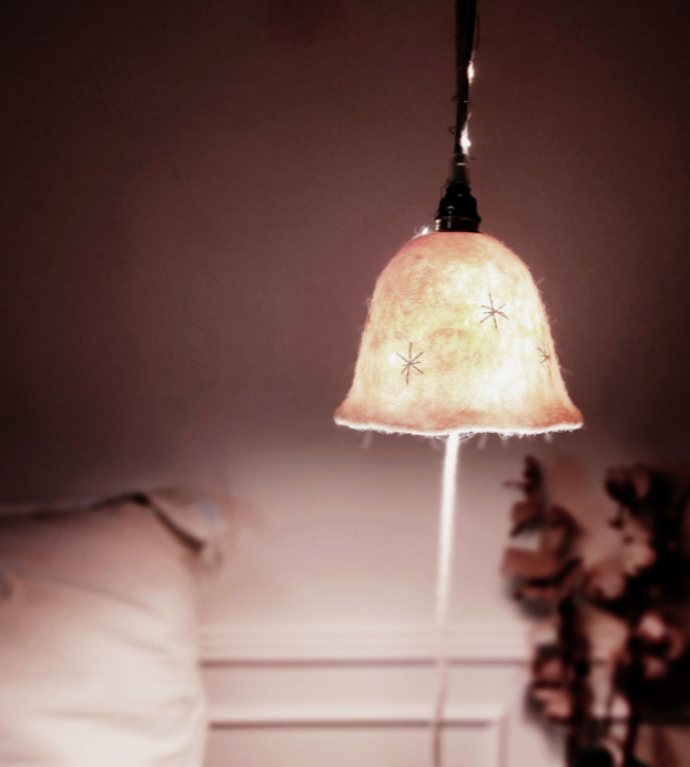 Lampe baladeuse Denise brodée