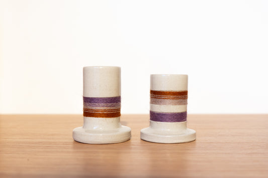 Duo de bougeoirs grès et laine (plusieurs coloris)