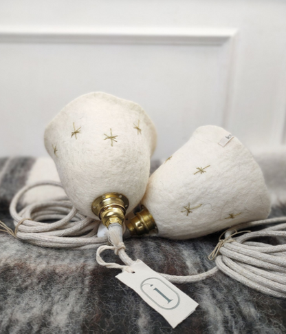 Lampe baladeuse Denise brodée