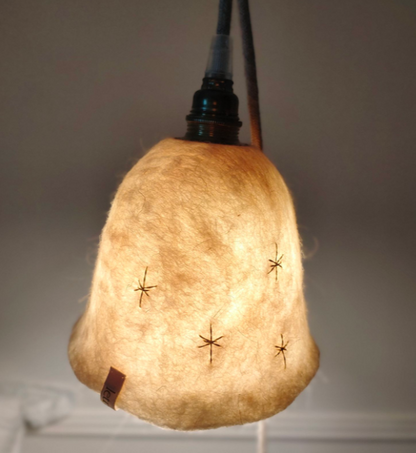 Lampe baladeuse Denise brodée